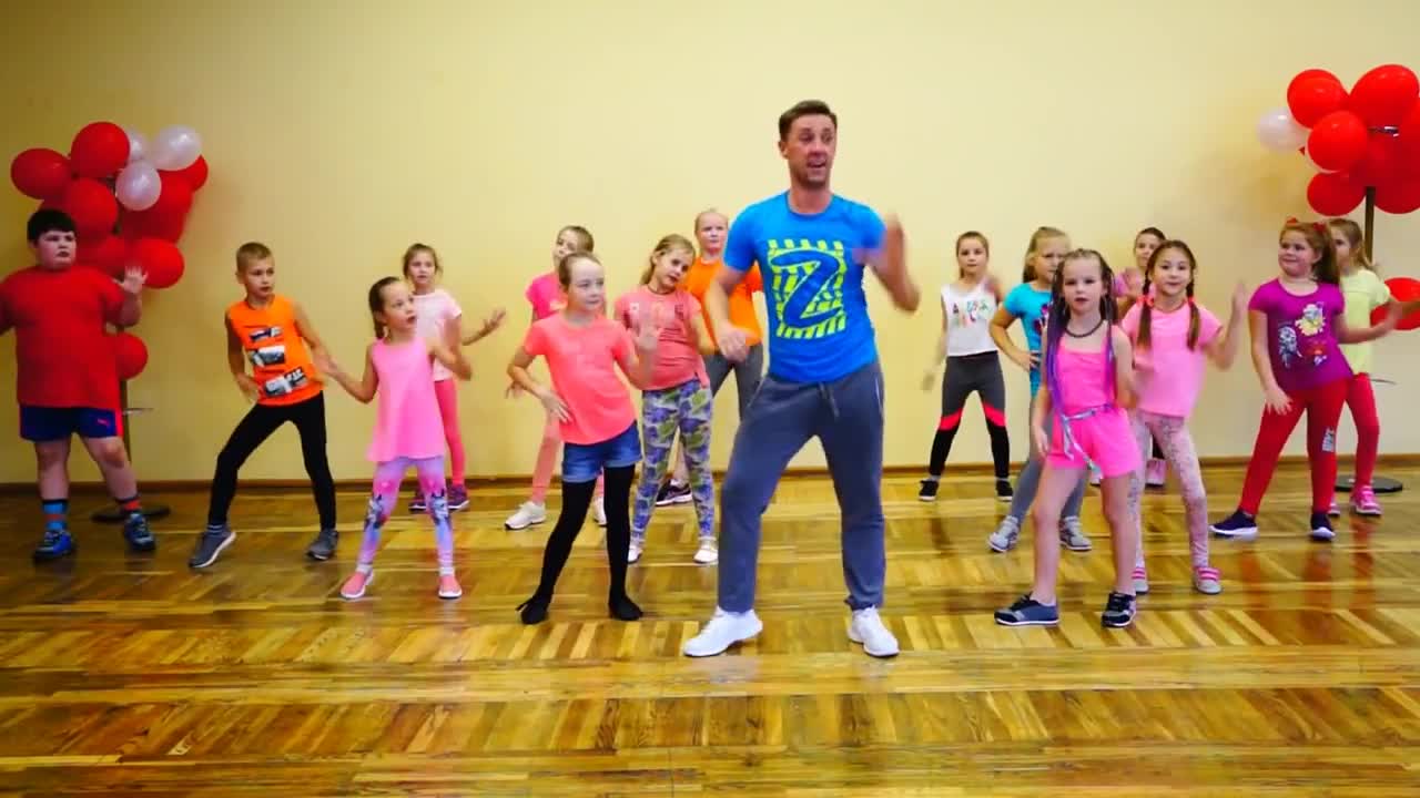 Zumba Kids (easy dance) - I like to move it