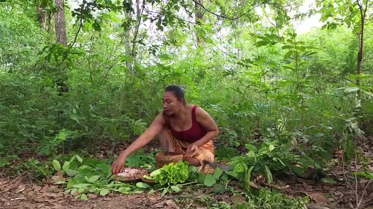 Seafood yummy! Squid salad cooking with chili sauce for food in forest - Solo cooking in jungle