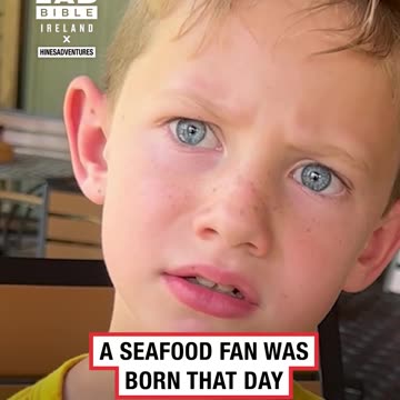 Guy's hilarious reaction after trying his first oyster!