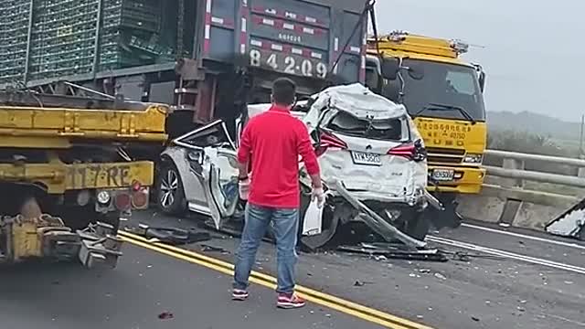 Car repair truck