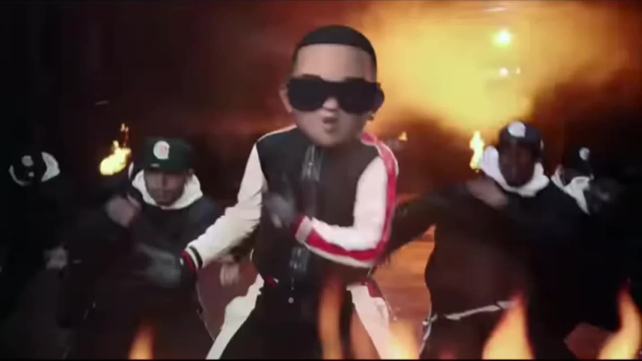 Con Calma (Official music video) - Daddy Yankee & Snow