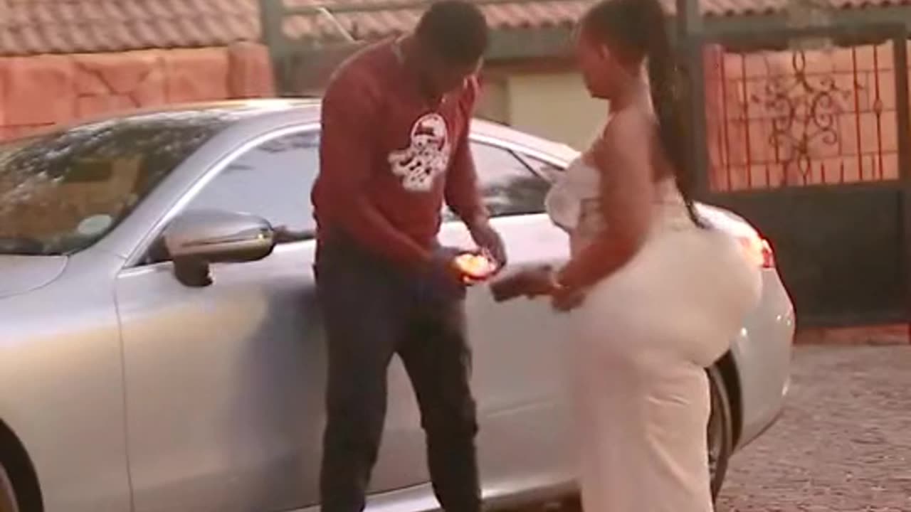 This African Azz is something else damn..