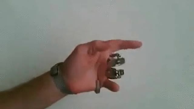 Smoothly Working Prosthetic Fingers