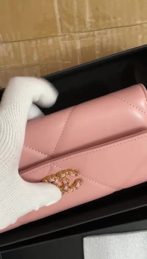 Beautiful And luxury wallet for you