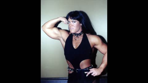 WWE Women Superstars Look Like DUDES!