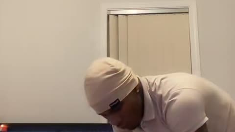 #CLIP1 P MONEYY DOING GIFTS FOR THE FAMILY HAPPY HOLIDAYS PEEPZ