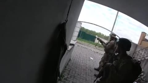 Ukraine War - Ukrainian militants open fire and receive instant retaliation