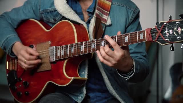 JAZZ GUITAR ESSENTIALS: What everyone should know