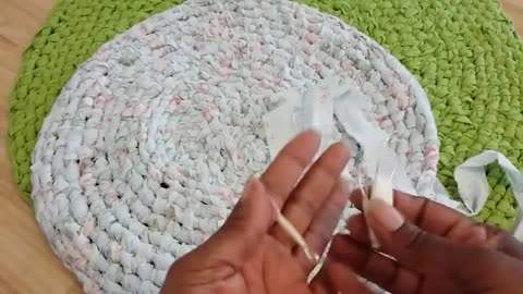 CRAFT How To Make A Round Amish Knot RAG RUG Toothbrush TOOL Tutorial