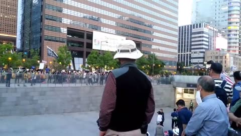 20190514_V3_S04(iPBH7srES2w)촛불들을 향하여 애국시민들 외치다! 더이상 이나라 망치지 말거라