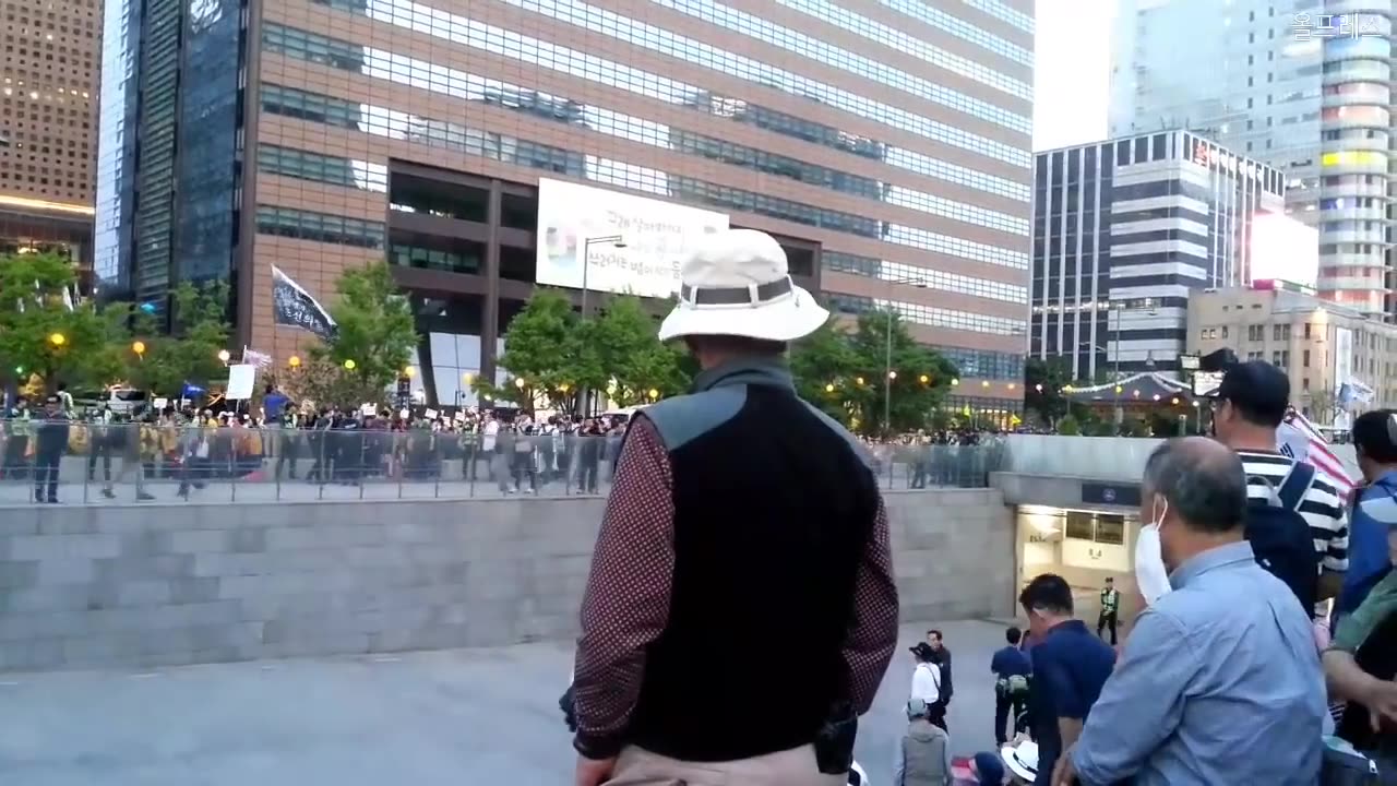 20190514_V3_S04(iPBH7srES2w)촛불들을 향하여 애국시민들 외치다! 더이상 이나라 망치지 말거라
