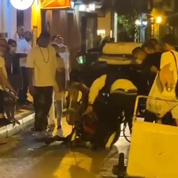 ¿Caballo cochero se desploma en el Centro?