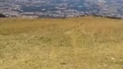 TEMBLÓ LA TIERRA EN LA CIMA DE LA MONTAÑA