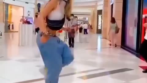 Shuffle dancers