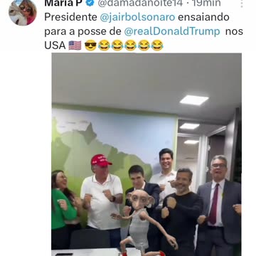 Presidente @jairbolsonaro ensaiando para a posse de @realDonaldTrump nos USA 🇺🇸 😎😂😂😂😂😂