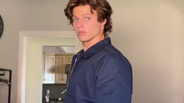 POV: a girl around my height walks by