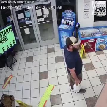 Marine quickly disarms suspect during robbery