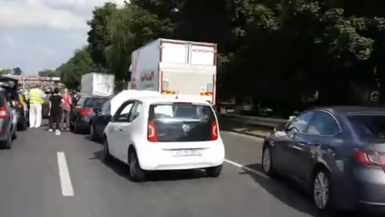 Na zagrebačkom rotoru i dalje zastoj, slobodna jedna traka, vozači trube