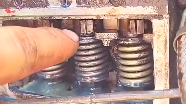Motor parts movement when the engine is running # repair # engine repair # engine