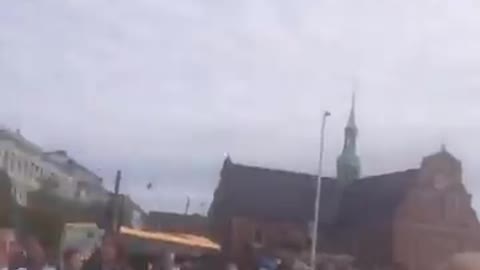 Til klimademo som woke | PEER BRAENDGAARD