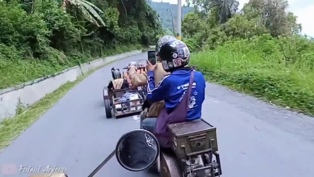 Extreme Vespa Touring