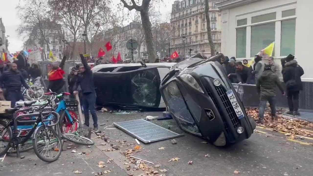 Multkulturní obohacení v Paříži