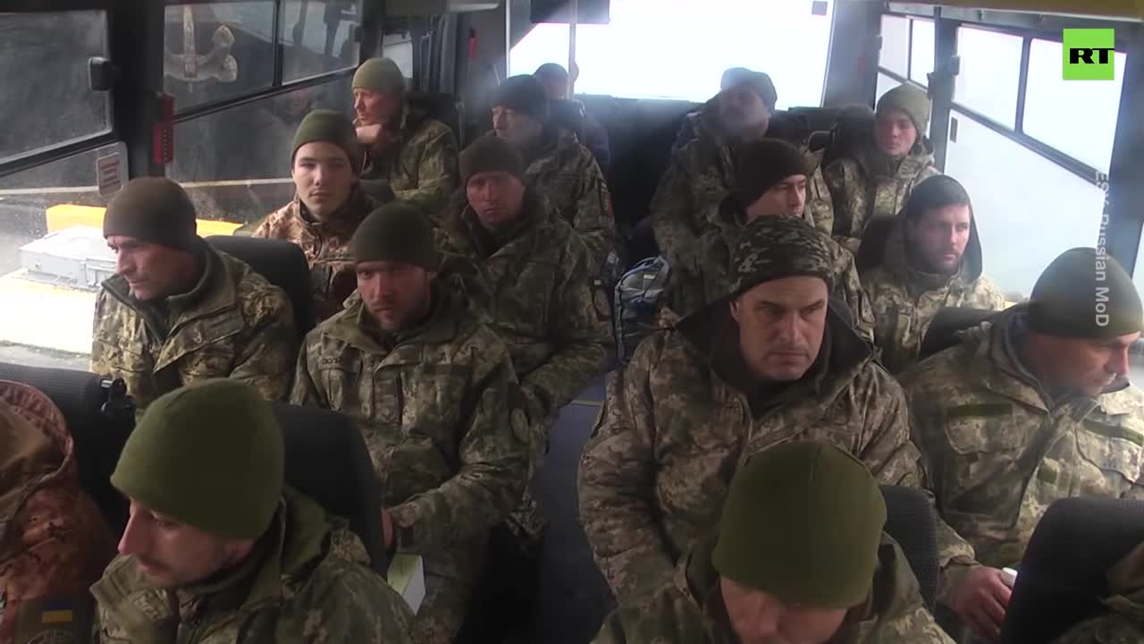 Surrendered Ukrainian servicemen arrive in Crimea