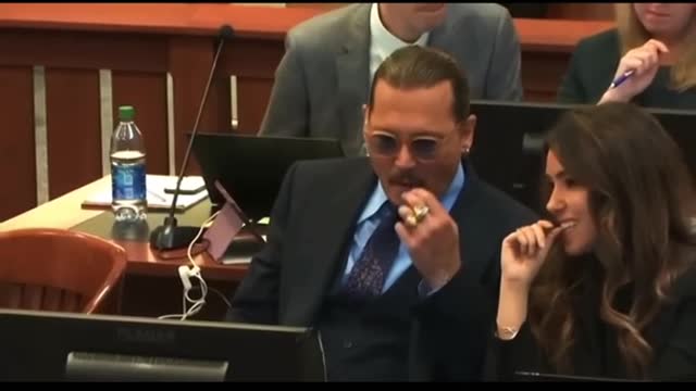 watcha-lookin-at-amber-johnny-depp-camille-sweet-moment-justiceforjohnnydepp-johnnydepp