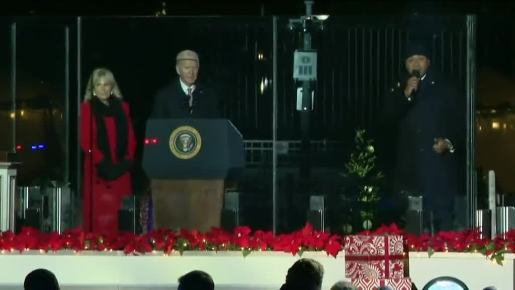 Joe Biden Gets Lost During Christmas Tree Lighting Ceremony, Confused About Speaking From Podium