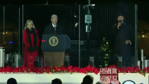 Joe Biden Gets Lost During Christmas Tree Lighting Ceremony, Confused About Speaking From Podium