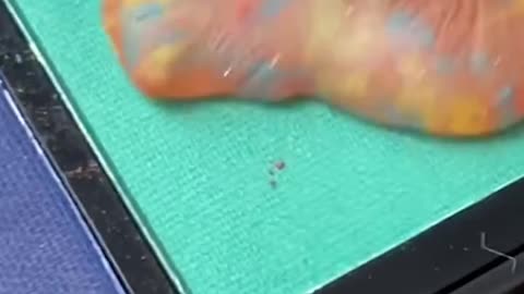 Who knew you could make homemade rainbow droplets 💧