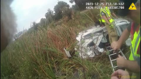 Family rescued after car goes into ditch in Volusia, human chain saves gifts