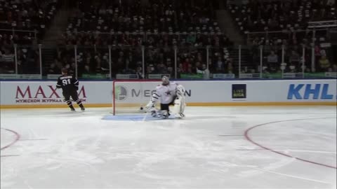 Amazing Trick Shot from Vladimir Tarasenko!