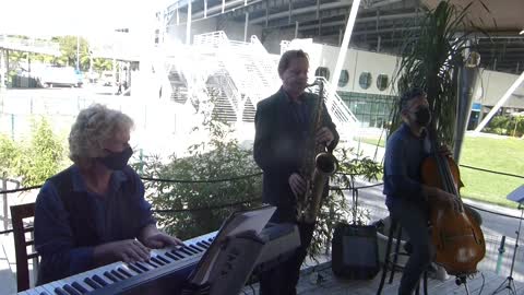 Jazztopia Trio at the Bota Restaurante Marina da Glória