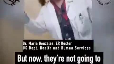 Graban a doctora diciendo que la inyección es tóxica.