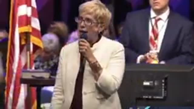 Leigh Dundas is Amazing