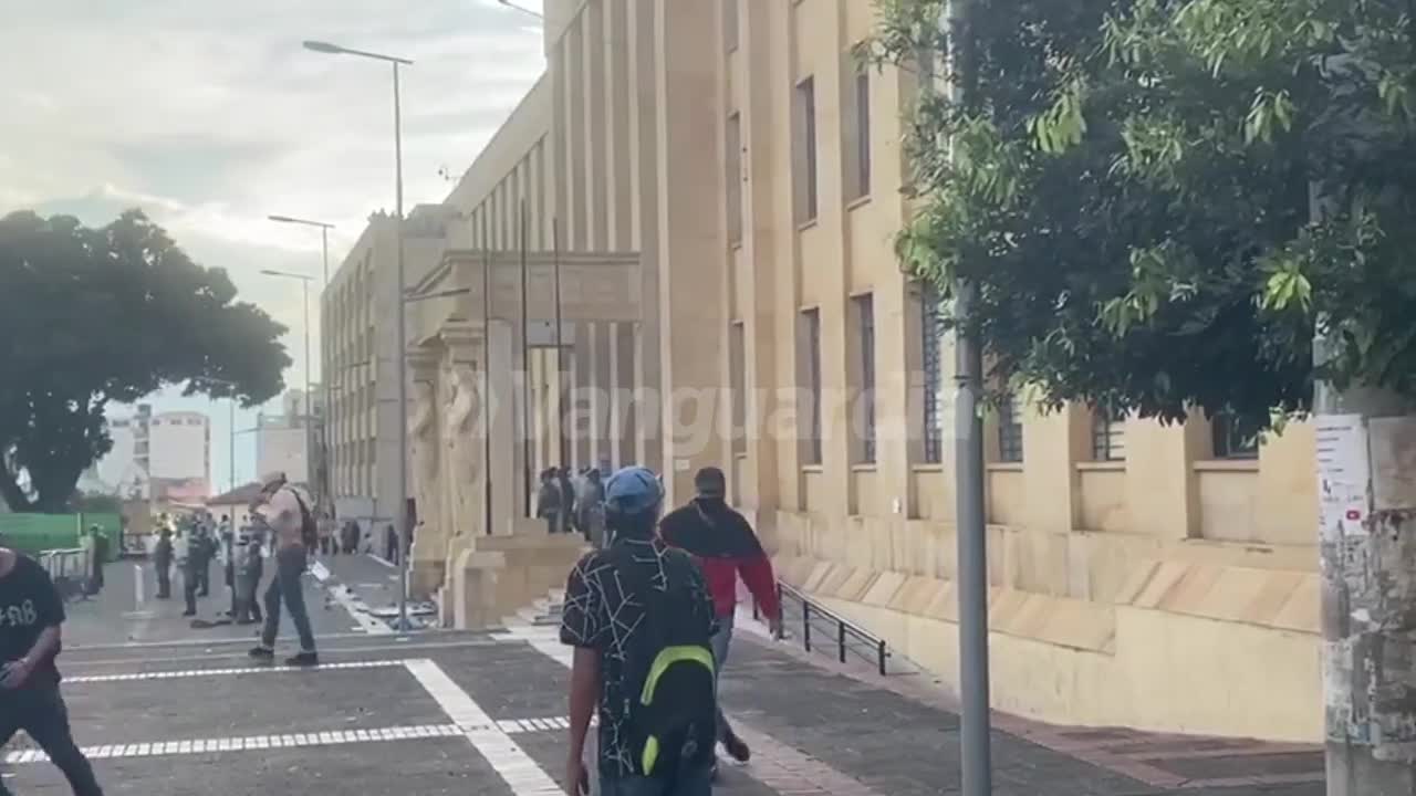 Ataque al palacio de Justica de Bucaramanga-Enfrentamientos