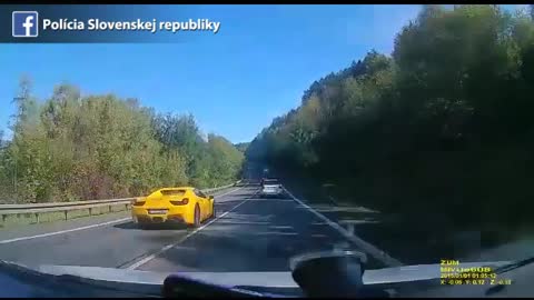 U Slovačkoj Porscheom pretjecao i zabio se u Škodu.