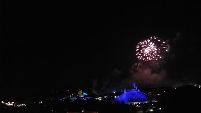 Disney's Happily Ever After Fireworks - DVC Top of The World Lounge, May 2019