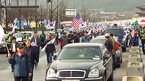20180401_V3_S01(o4XrTsXAkwU)광화문광장 촛불의 광장에서 태극기광장으로!!!