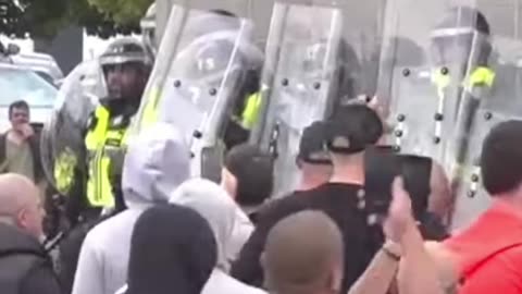 UK police prepare for riots
