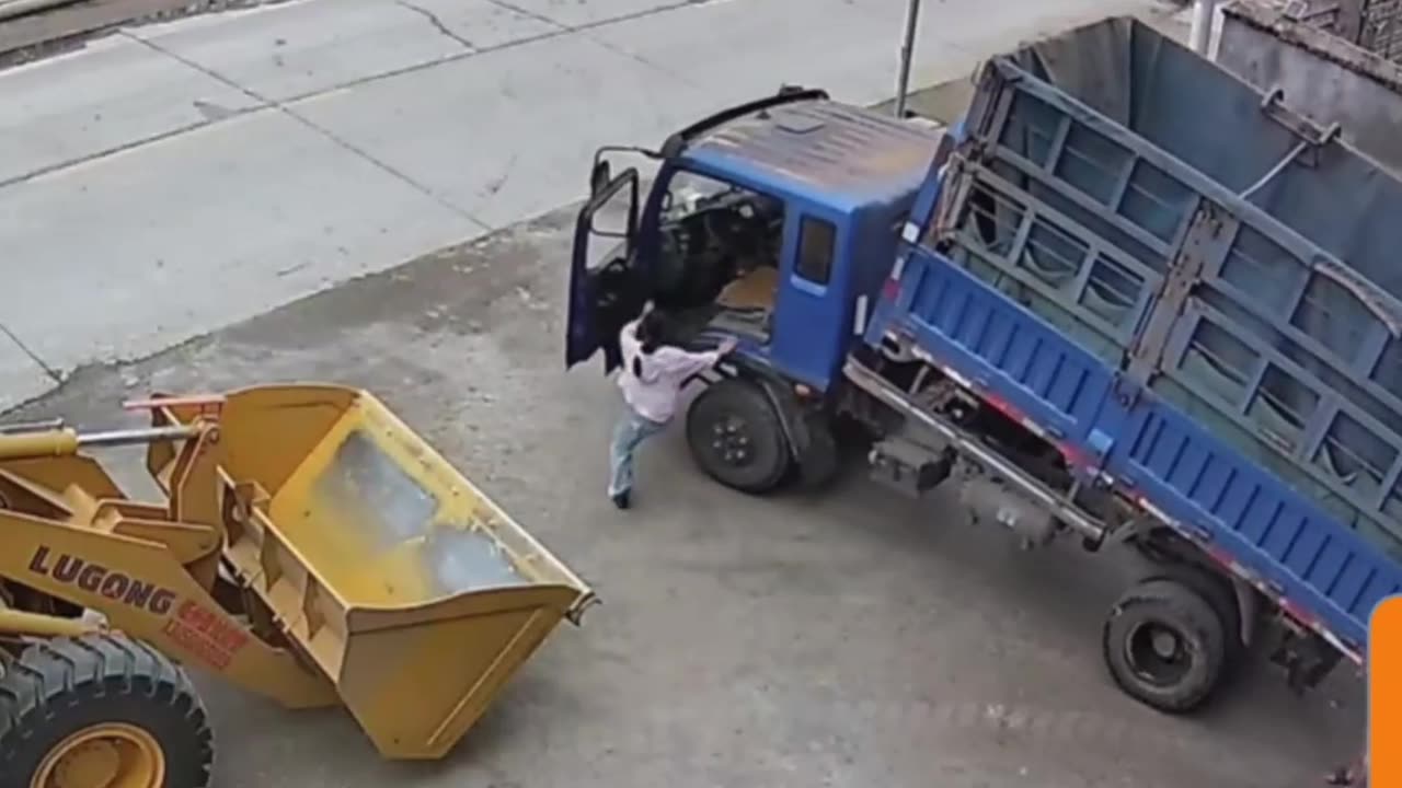 Heroic Lady Saves the Day: Brave Move Stops Runaway Truck!