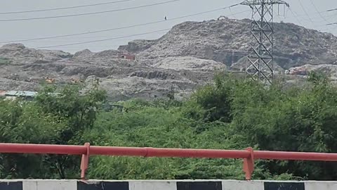 Delhi Noida Kude ka Pahar