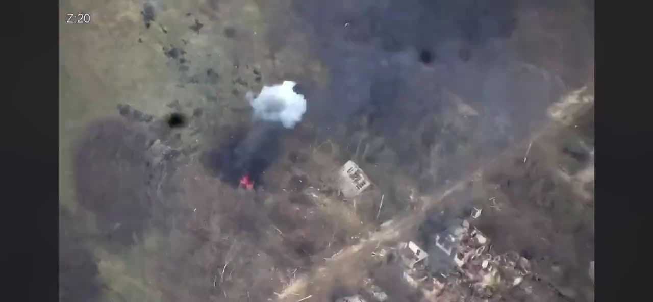 Ukraine x Russia - Ukrainian Artillery Destroys 2 Russian BMP Tanks
