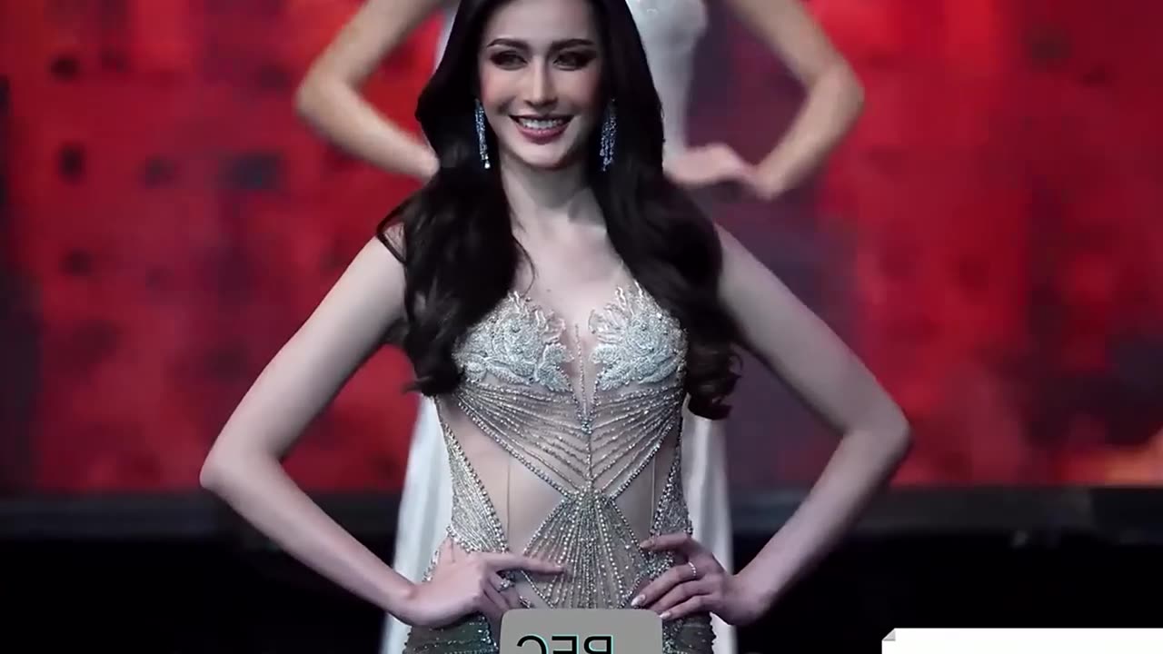 Looking at the sexy Thai Miss Universe runway show again