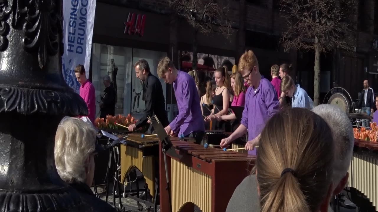 Musik och uppvisning på Stortorget i Helsingborg 18 April 2018