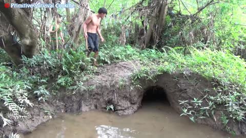 How to catch a catfish white hands!