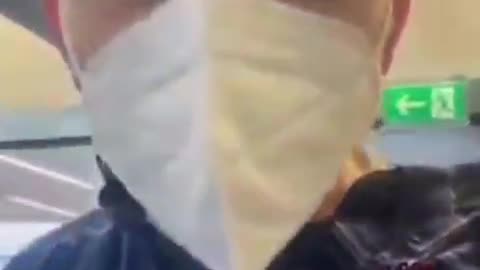 Siete ridicoli, siete una barzelletta!