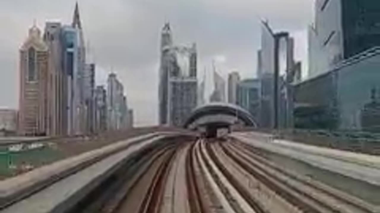 Dubai's Beautiful Road