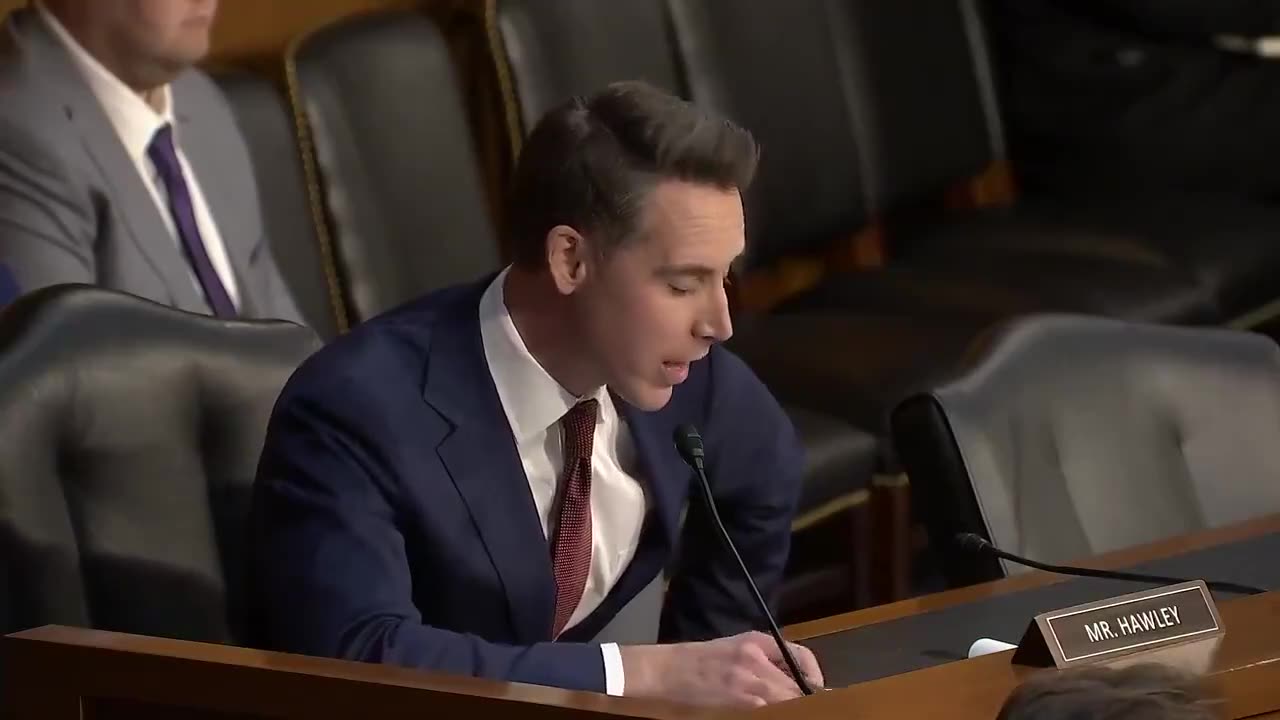 Senator Josh Hawley is fed up with FBI Director Wray 12/5/23